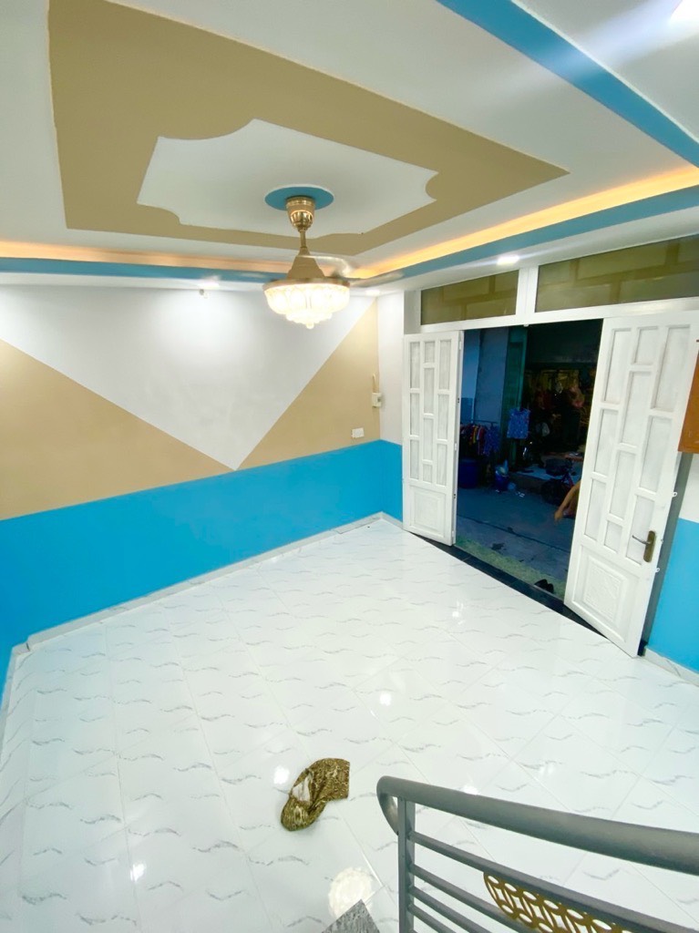 Bán nhà hxh đường chiến lược, quận bình TânDt 39m2 ( 7.5x6 )x 2 tầng Giá 3.2 tỷ