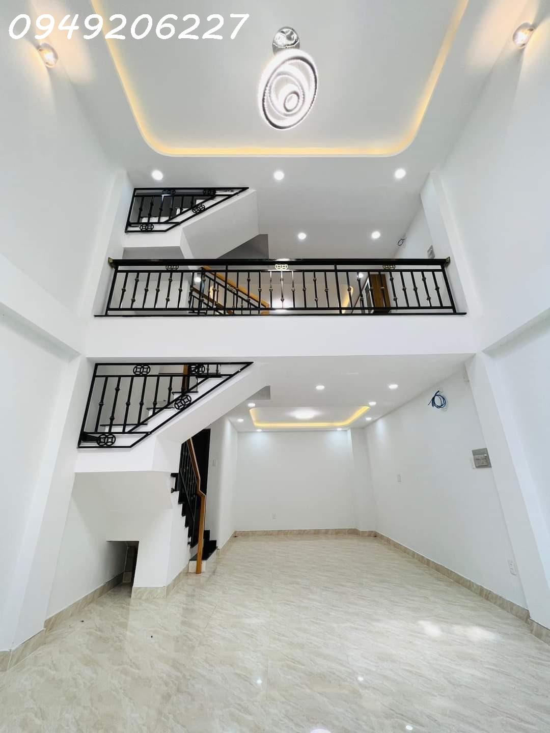 Thiết Kế 5 Tầng Đẳng Cấp + Hoàng Hoa Thám Bình Thạnh + DT 40m2 HXH + Chỉ 8 Tỷ Hơn.