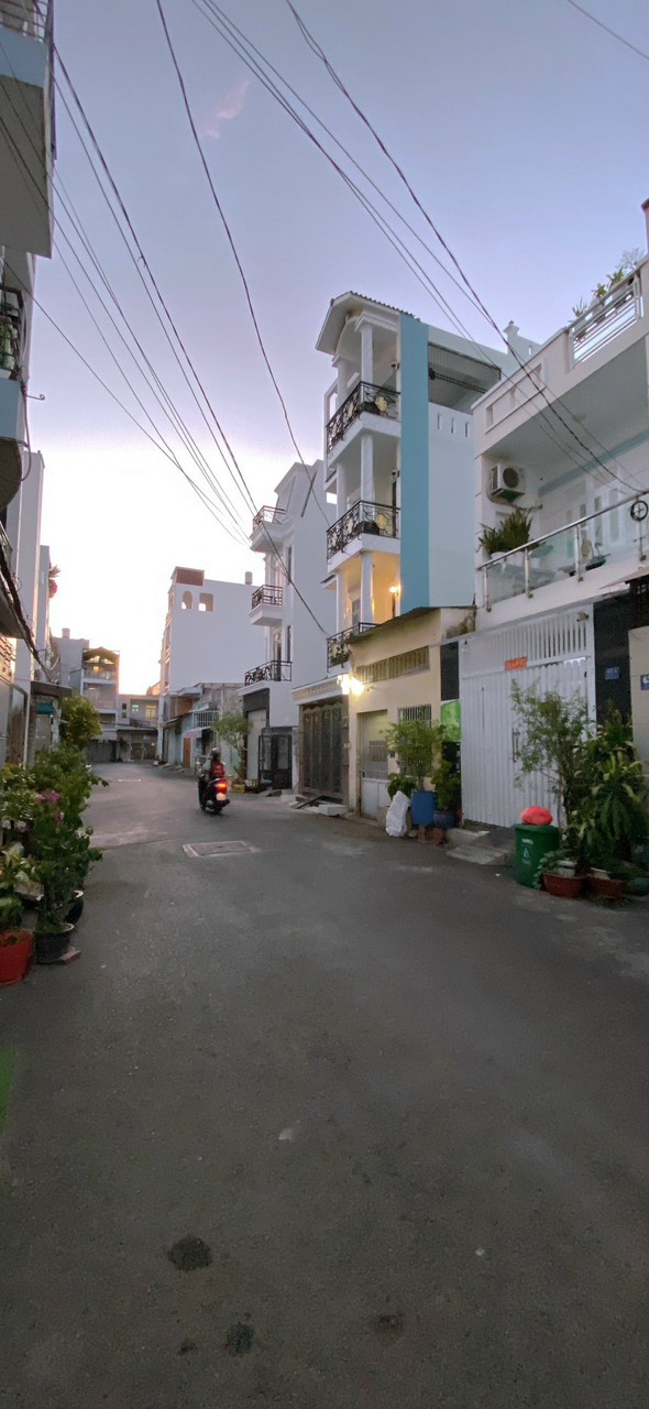 Bán nhà VTKD 10M giáp Nguyễn Sơn Tân Phú 4 x 18M chỉ 5.7 tỷ TL