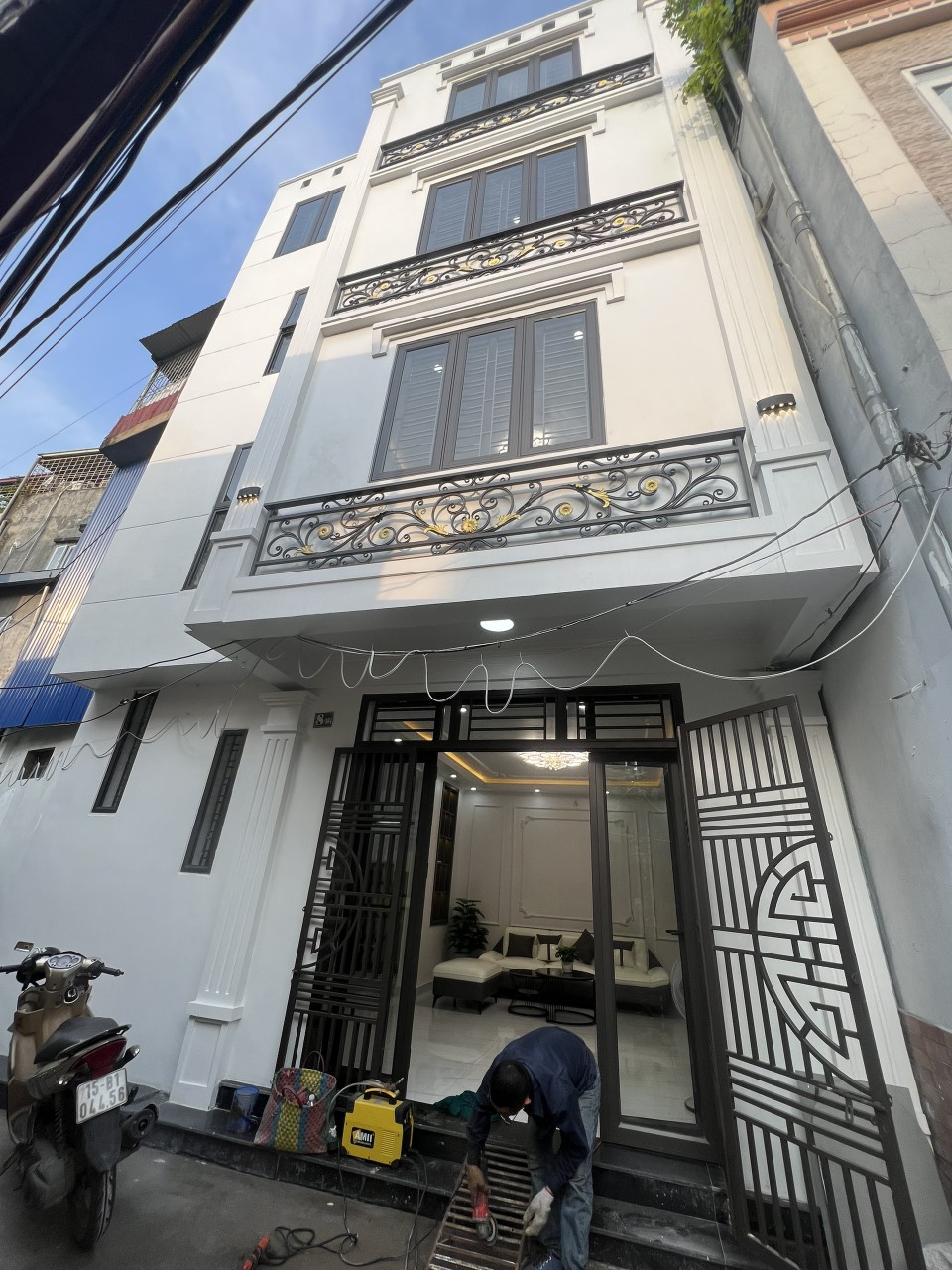 Bán nhà xây mới mặt ngõ Chợ Hàng, diện tích 39m 4 tầng GIÁ 2.8 tỉ ngõ cực nông