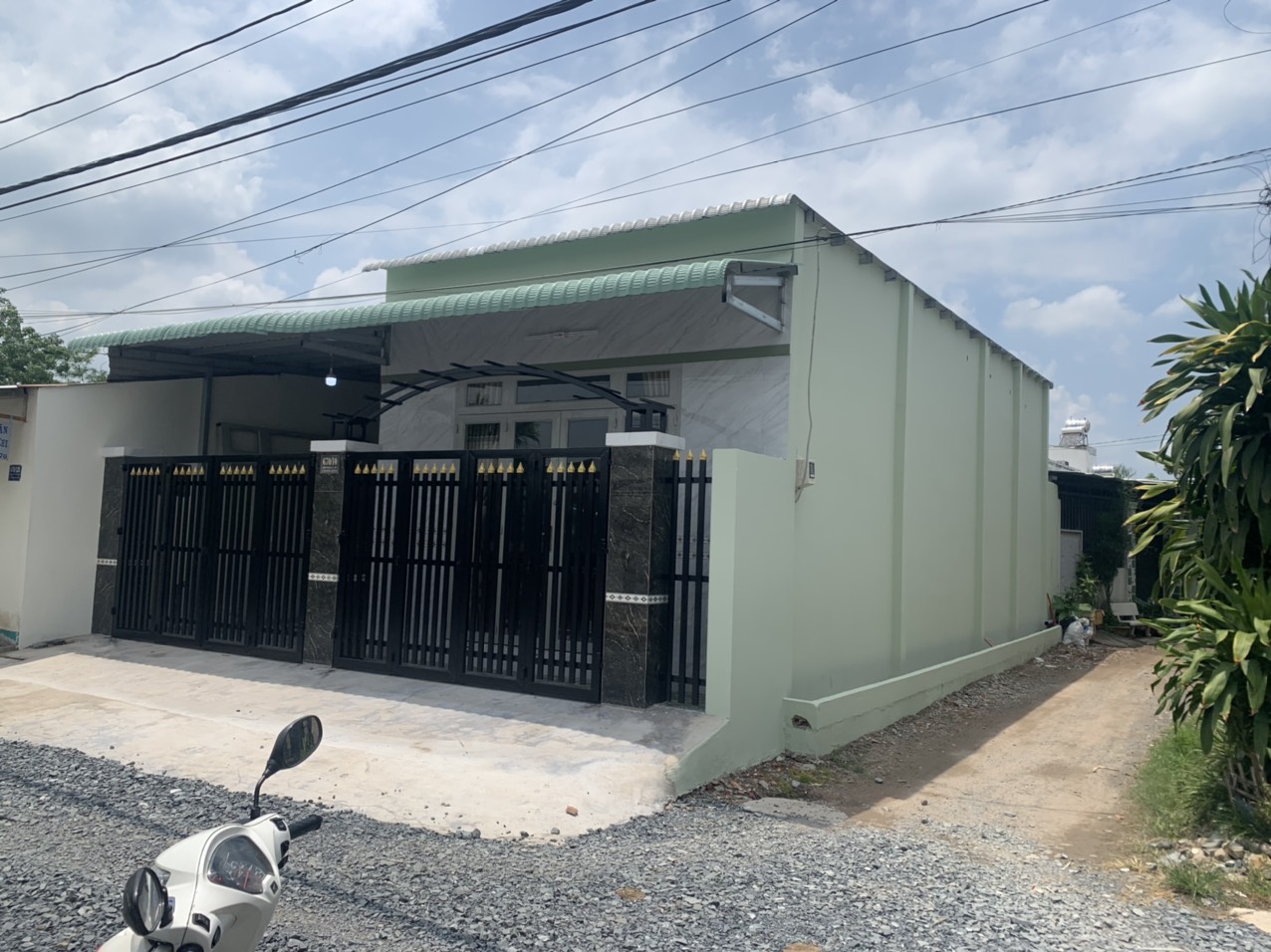 Bán nhà MT ấp 5, xã Tân Thạnh Đông, huyện Củ Chi