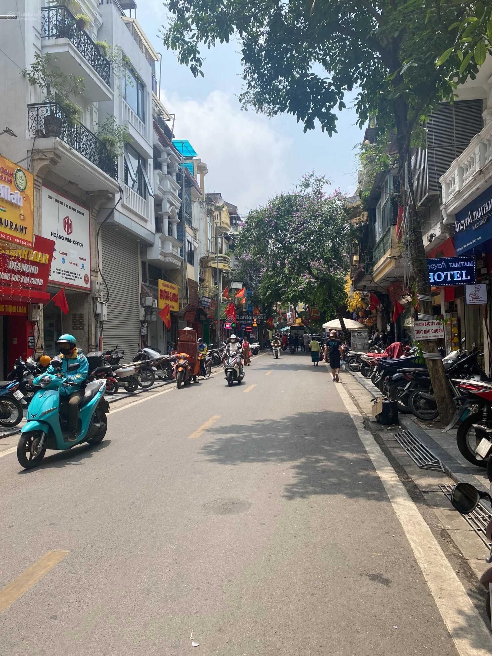 Biệt Thự Pháp Cổ - Mặt phố cổ - 32m2 x 2 tầng - Cho thuê 600 tr/năm - Giá thỏa thuận