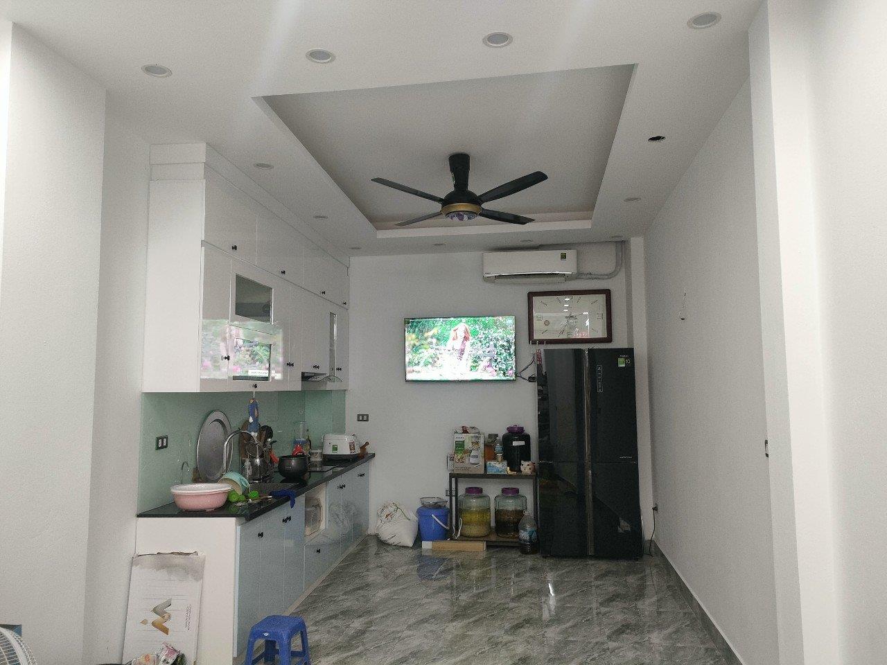 CẦN BÁN GẤP NHÀ CHÍNH CHỦ Vị Trí Đẹp Tại Quận Long Biên, Hà Nội