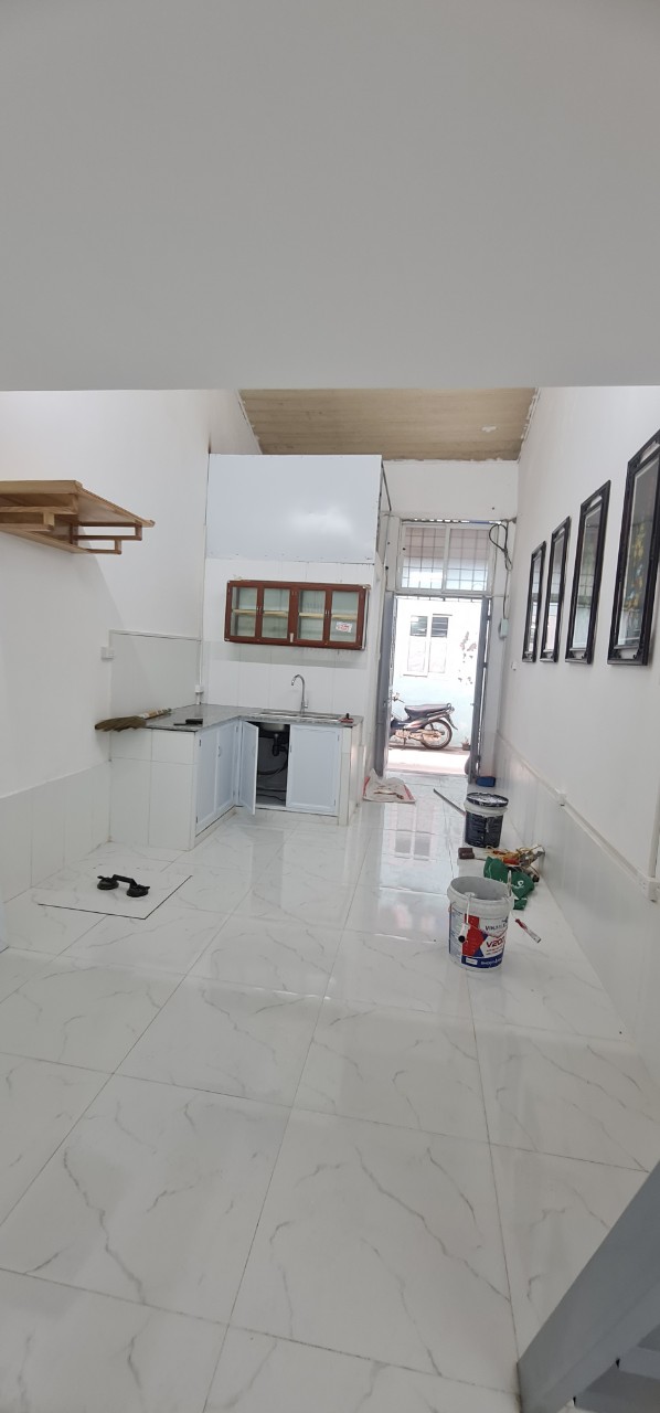 Cho thuê nhà ngõ 475 Nguyễn Trãi, gần 40m2 x 2 tầng, Ô tô vào tận cửa, sửa mới, 6 tr/th