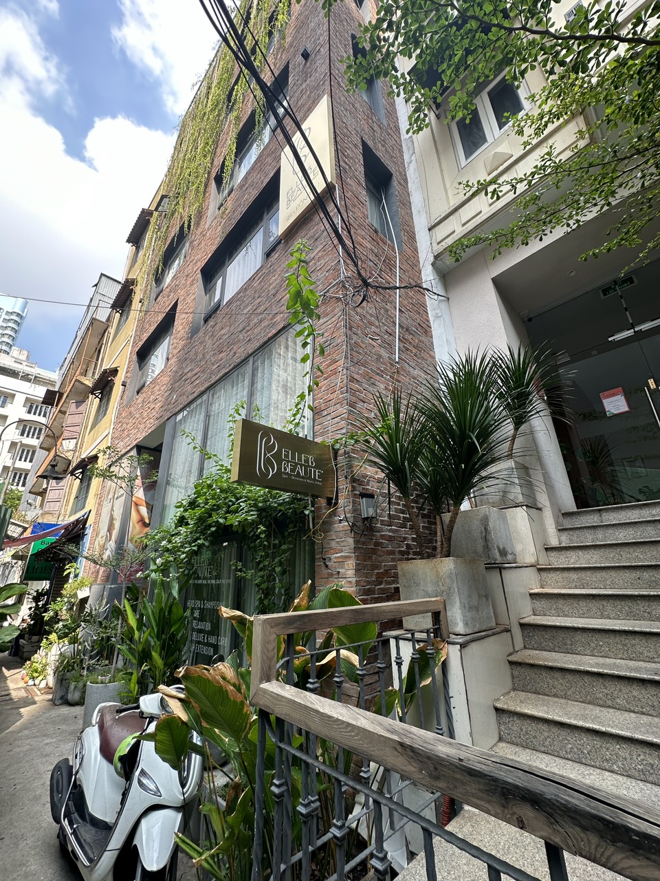 đường Đông Du, P. Bến Nghé, có HĐ thuê 105tr/thg, DT 8x10, 1 hầm, 6 tầng, giá 35 tỷ