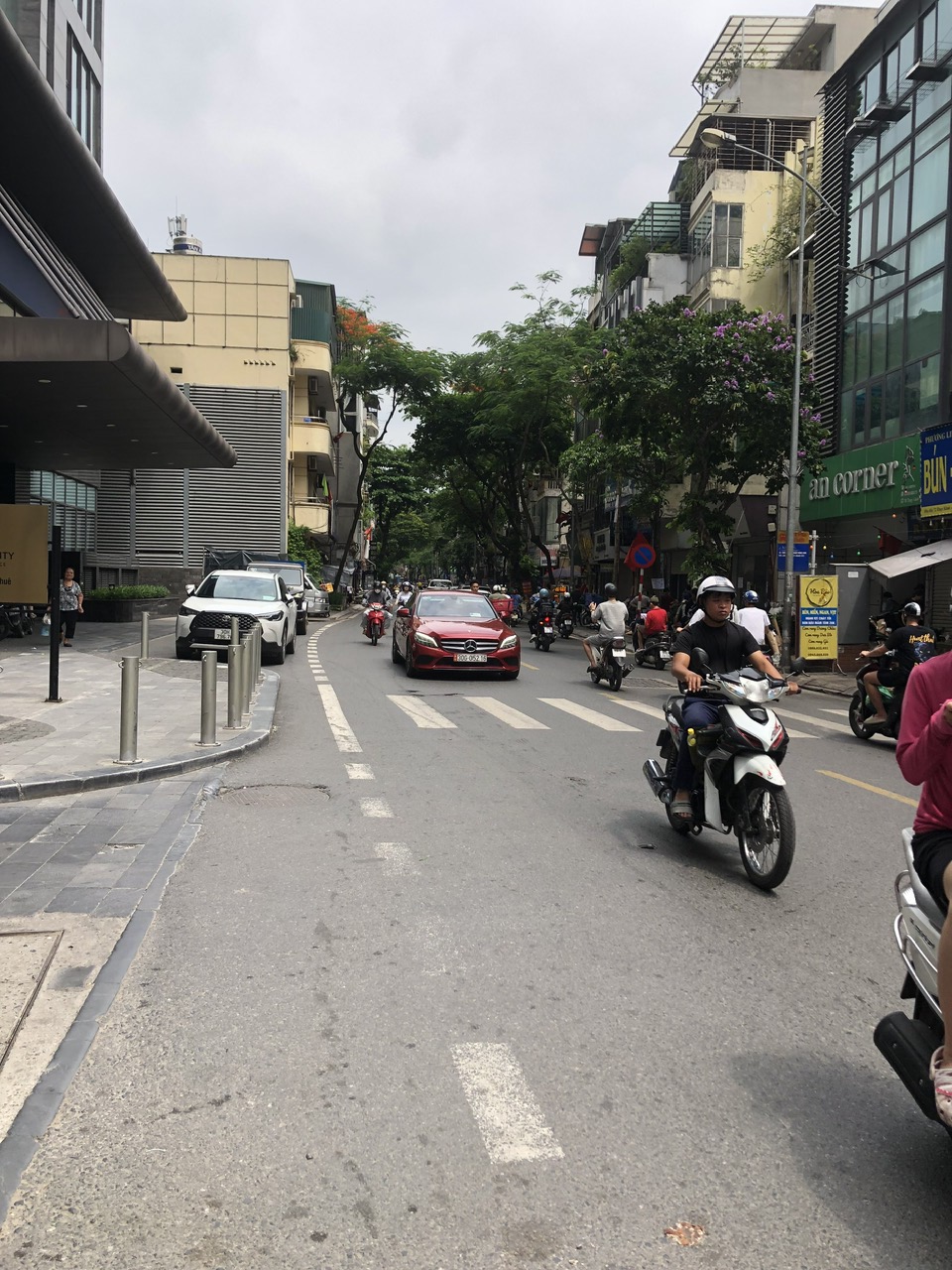 Shock! Nhà mặt phố Thụy Khuê 55m*5T. Giá chỉ 13.5 tỷ.