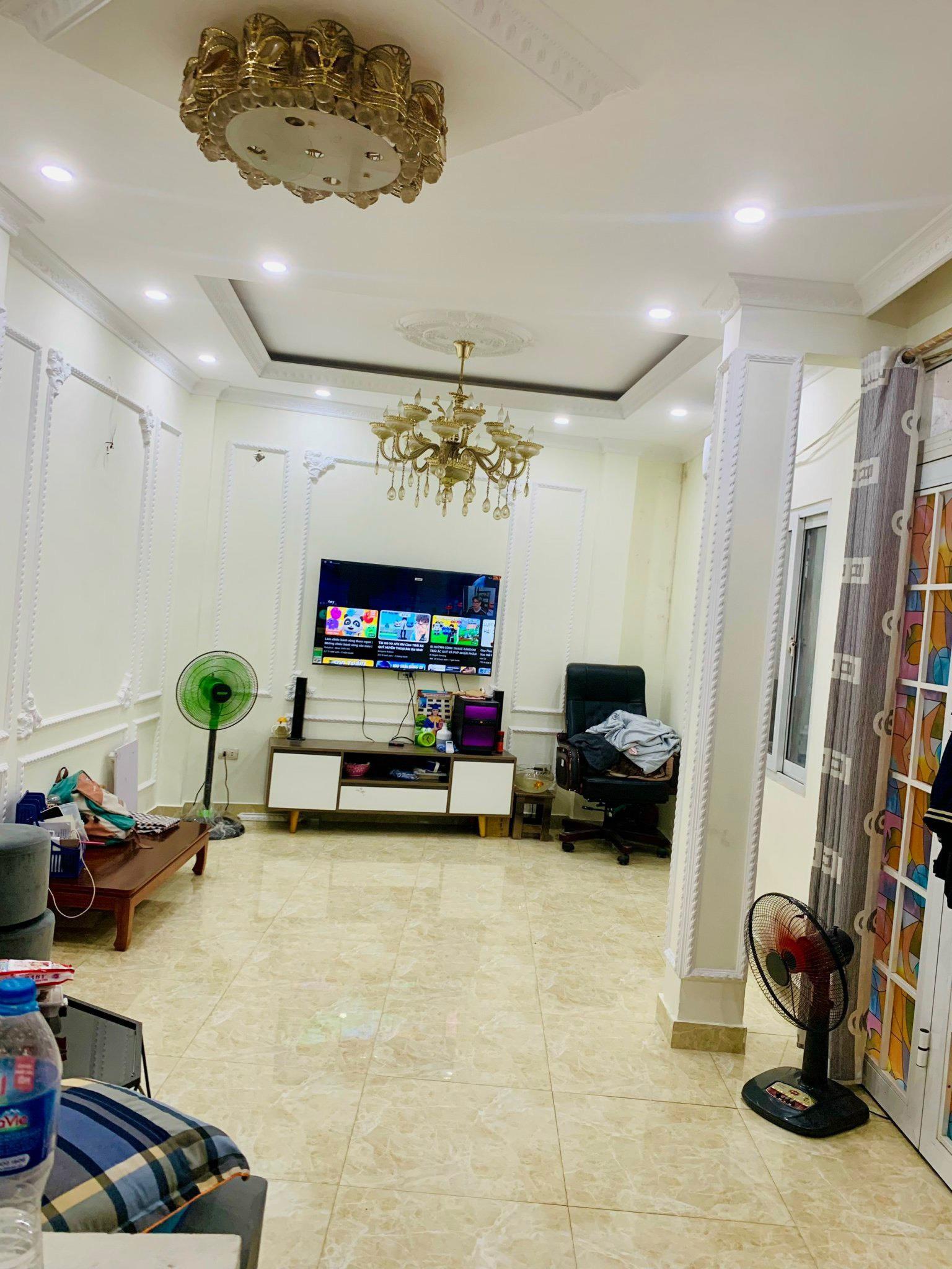 NHÀ ĐẸP - GIÁ TỐT - CHÍNH CHỦ Cần Bán Nhà Vị Trí Đẹp Tại Lạc Long Quân ( Tây Hồ )