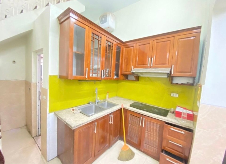 Bán nhà Thụy Khuê Tây Hồ 48 m 5 tầng mặt tiền 6m gần hồ ở luôn giá 6.2 Tỷ