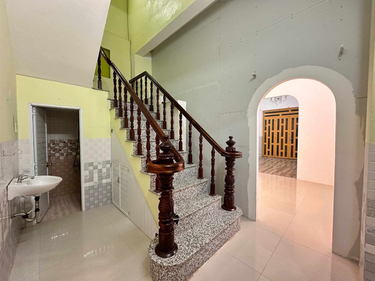 862 Nhà Chỉ: 8 triệu/ tháng Cho thuê nhà 3 PN . Trục chính hẻm đường Hoàng Quốc Việt, An Bình Ninh Kiều