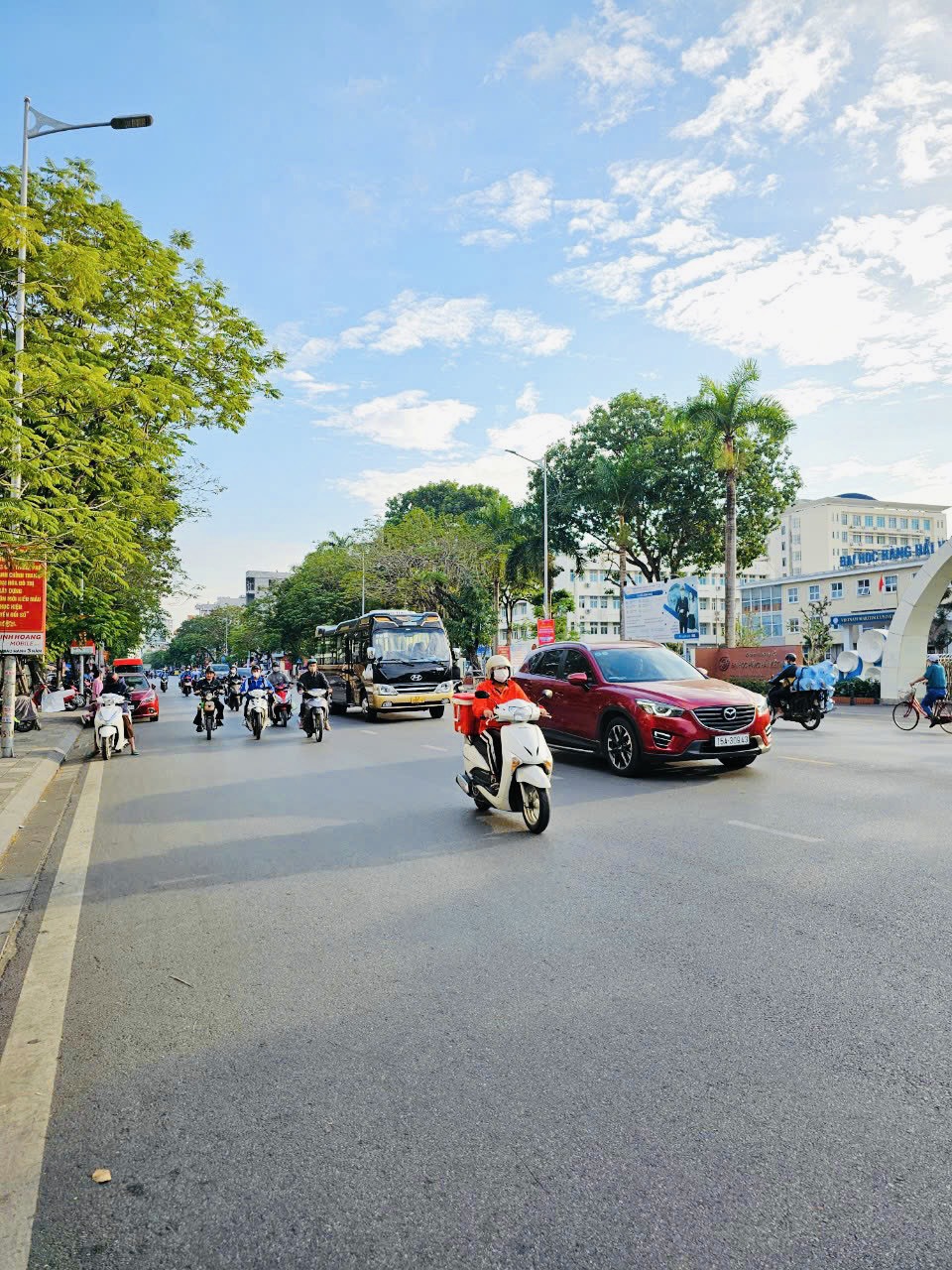 Bán nhà lô góc 3 mặt thoáng 59m2 mặt đường Lạch Tray, Ngô Quyền, Hải Phòng. 18 tỷ