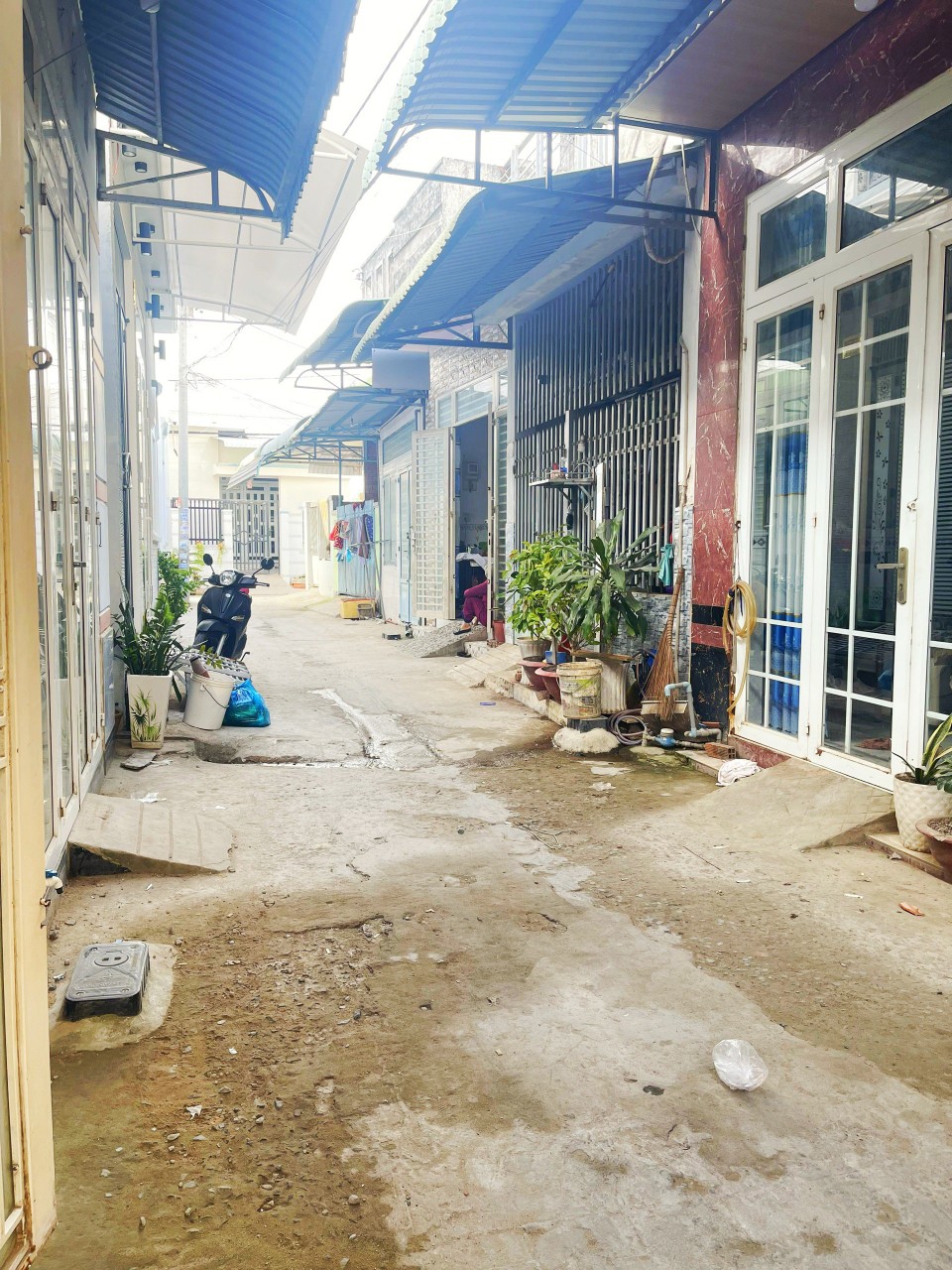 866 Nhà Chỉ : 5 triệu ( Cọc 7 triệu) Cho thuê nhà 2 PN . trục chính hẻm 9 Trần Nam Phú . P An Khánh - Q Ninh Kiều