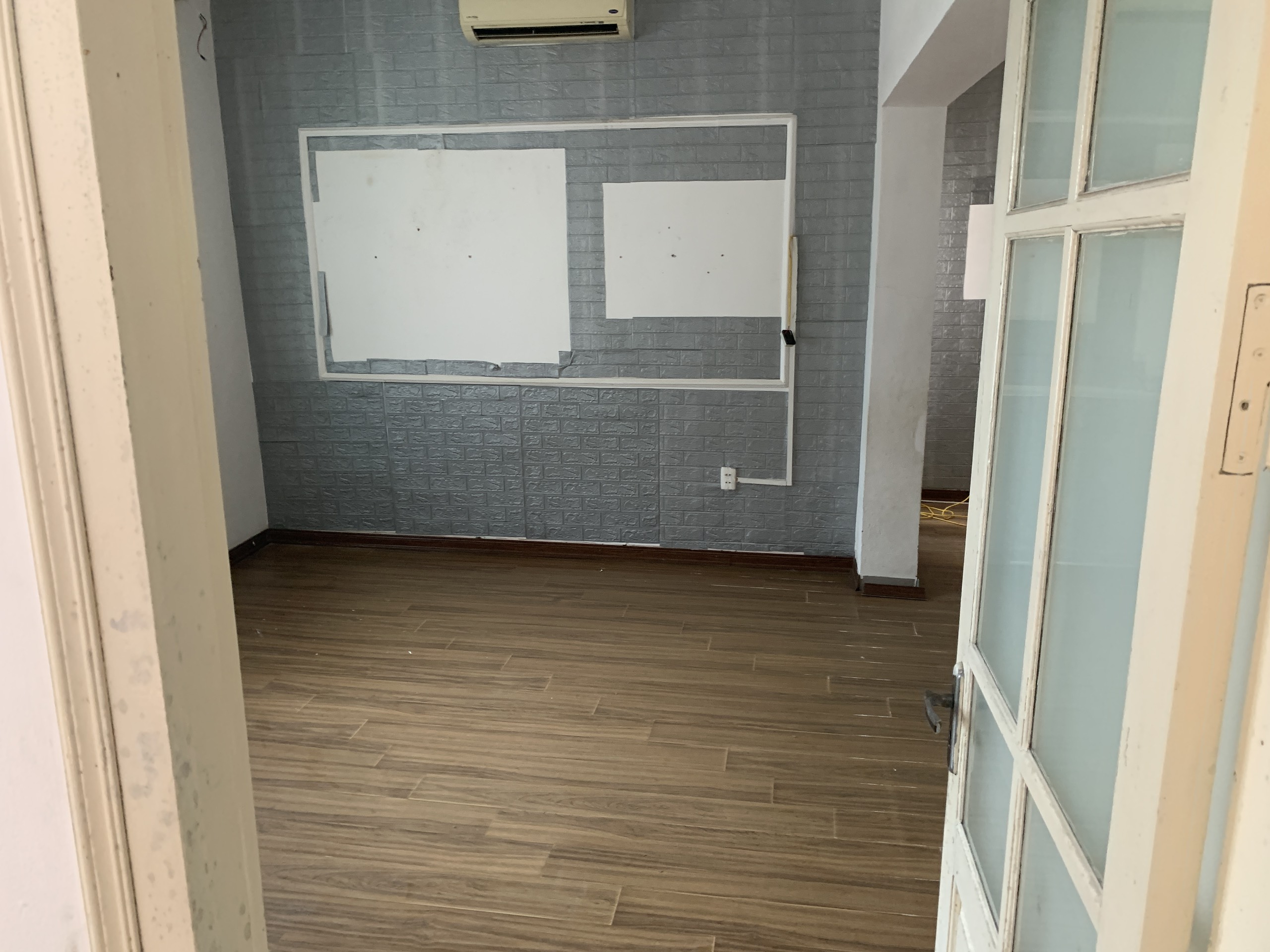 CẦN KHÁCH THUÊ NHÀ ĐẸP CẢM HỘI, HBT - Ô TÔ DỪNG ĐỖ - KINH DOANH GÌ CŨNG ĐƯỢC