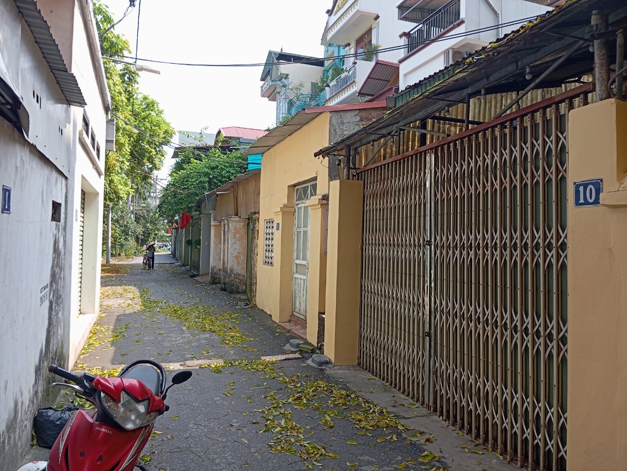 Bán Đất Phố Trạm. 110m2 * MT 8,5m * 8,9 tỷ. Gần ô tô, sổ vuông