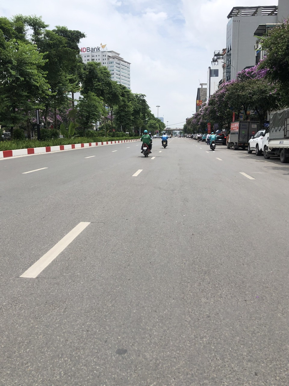 Linh Lang, Ba Đình - Khu vực cực hiếm nhà bán! Ô tô. Kinh doanh. 57m*7T. Sổ đỏ nở hậu.