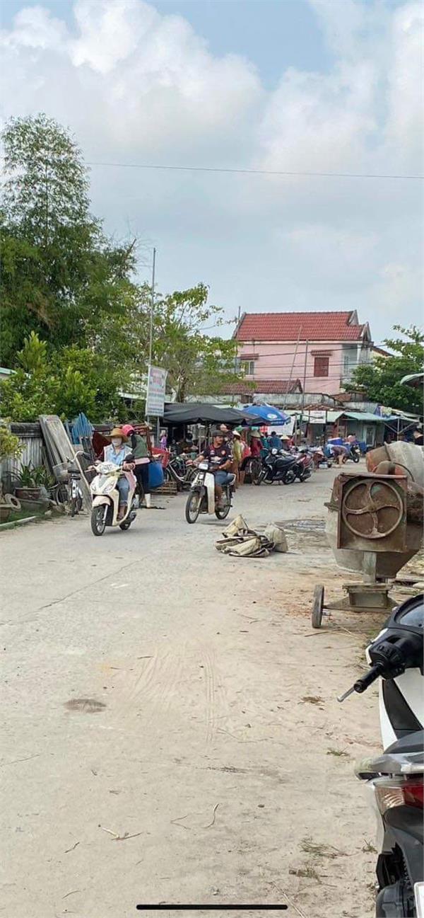 Đất Đẹp - Giá Tốt - Chính Chủ Cần Bán Lô Đất Tại Bình Trung, Thăng Bình.