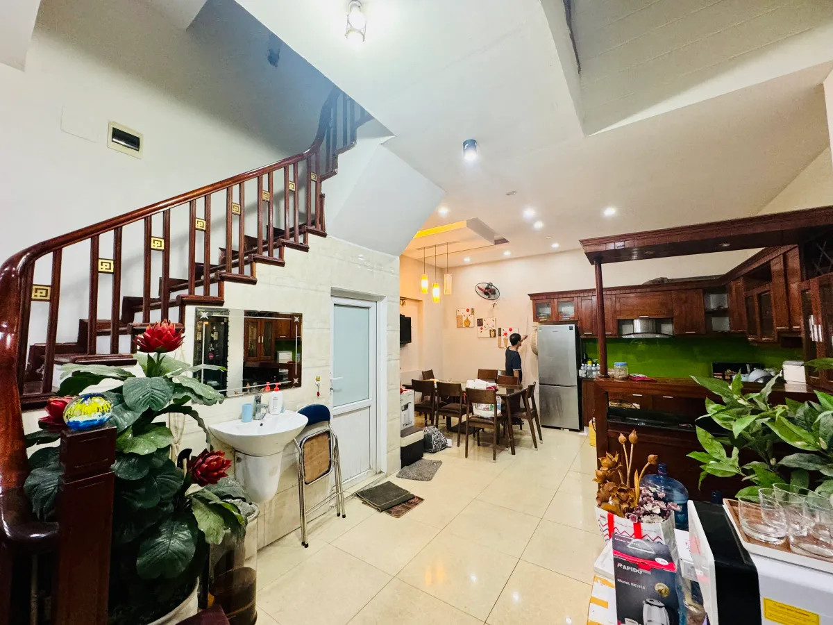 Bán Nhà Xã Đàn Đống Đa Nhà Đẹp Ngõ Thông rộng sạch đẹp Gần Phố Gần Oto DT56m 5 Tầng Giá 8,8 Tỷ