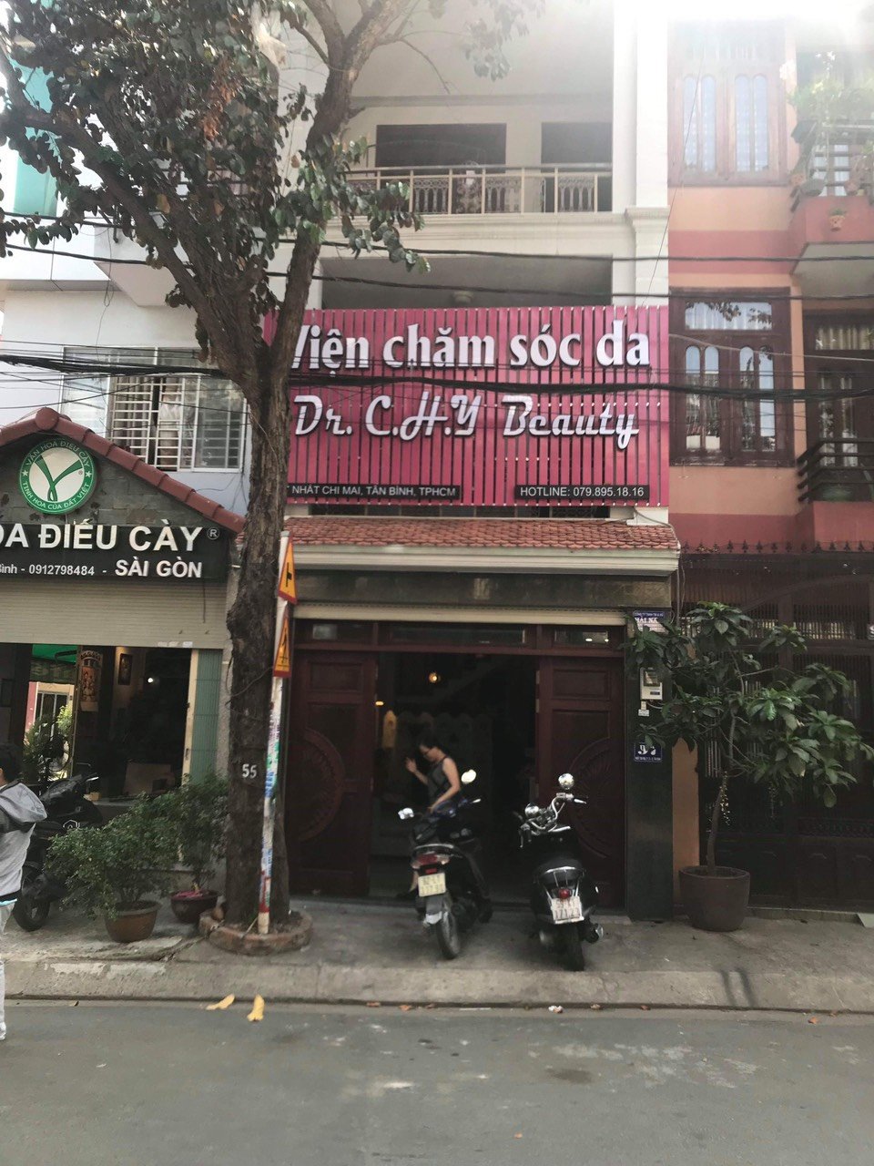 Chính chủ cho thuê nhà 1 trệt 2 lầu thích hợp làm kinh doanh ở tại 97 Nhất Chi Mai, phường 13, quận Tân Bình, TP.HCM.