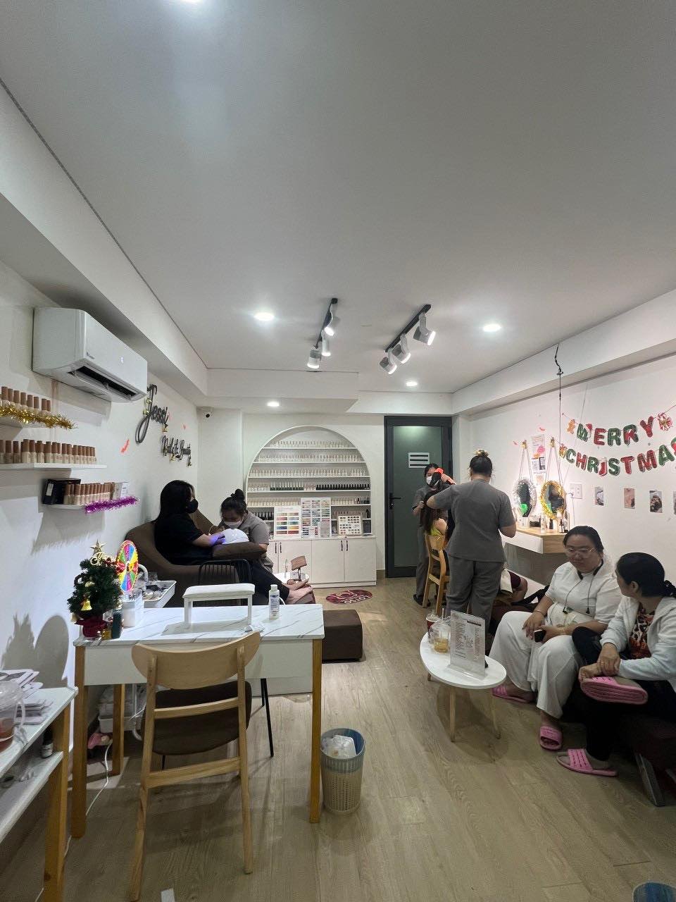 **SANG NHƯỢNG MẶT BẰNG SPA ĐƯỜNG HOÀ HƯNG - QUẬN 10 - TP.HCM**