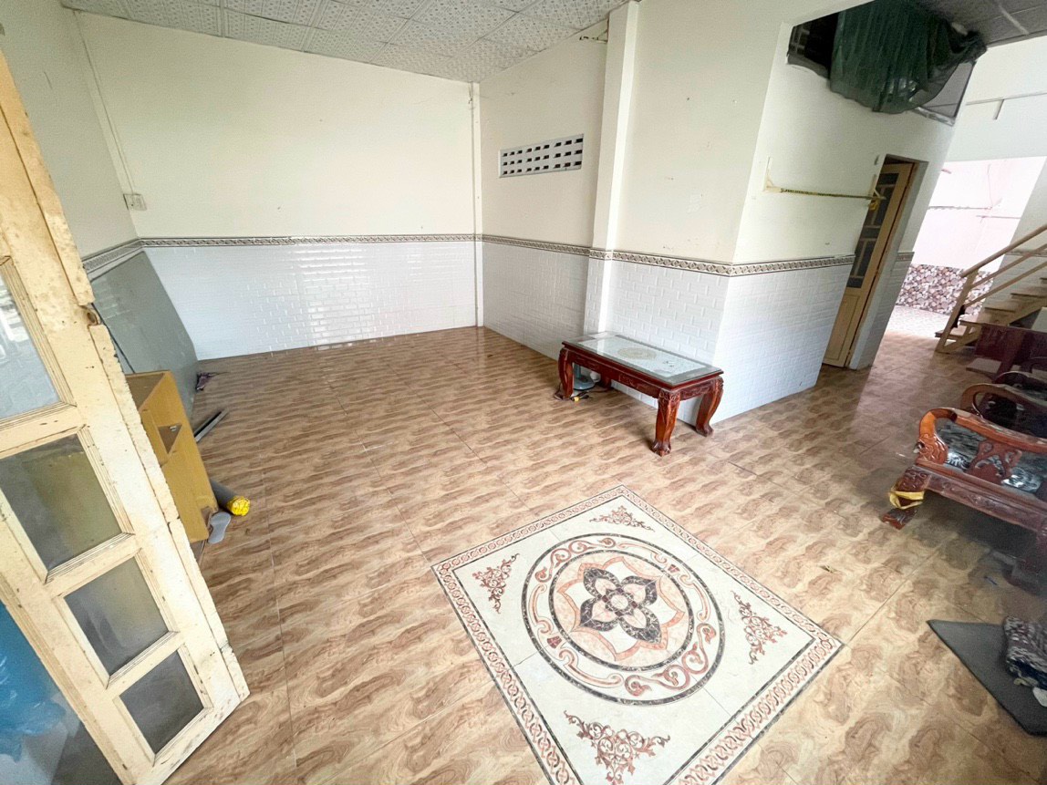 874 Nhà Chỉ : 4,5 triệu/ tháng Cho thuê nhà cách đường Nguyễn Văn Linh chỉ 30m. Gần bv Phương Châu