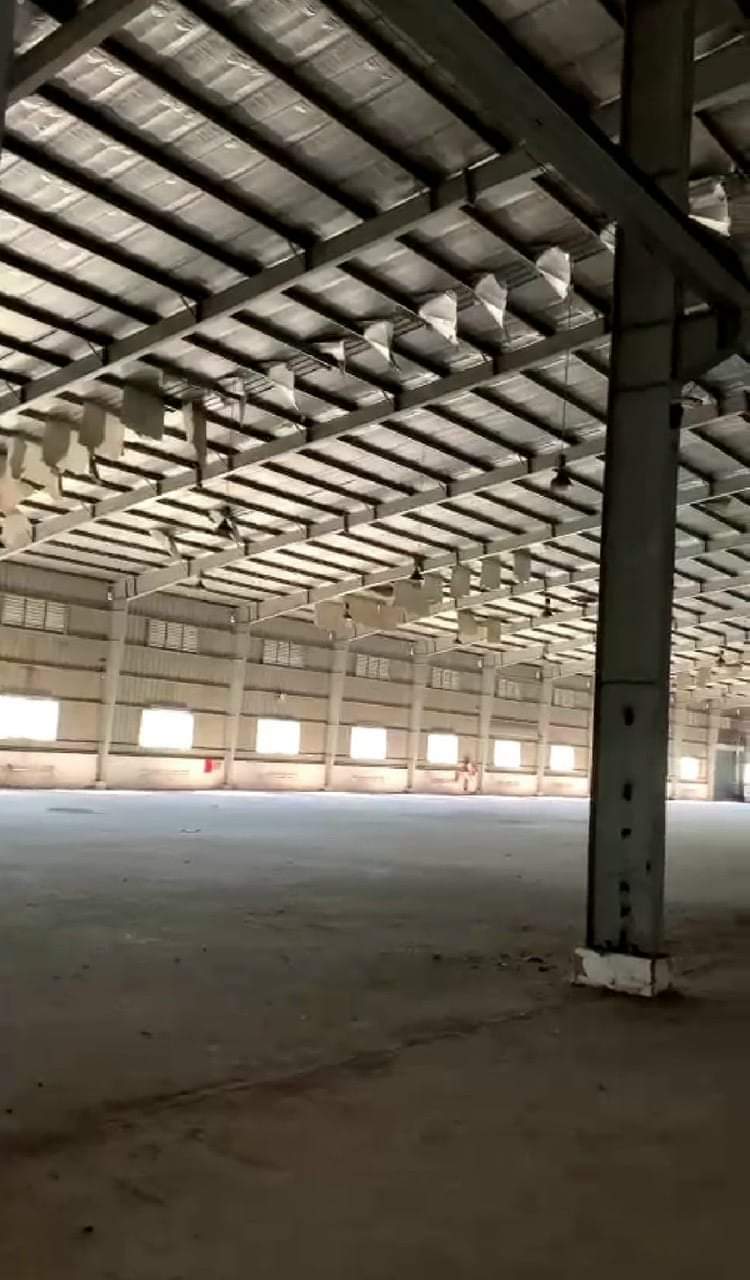 Bán Nhà Xưởng Trong KCN Mỹ Phước, Bến Cát, Bình Dương.Diện tích đất: 15.113 m².Giá bán: 2,6 triệu USD (có thể thương