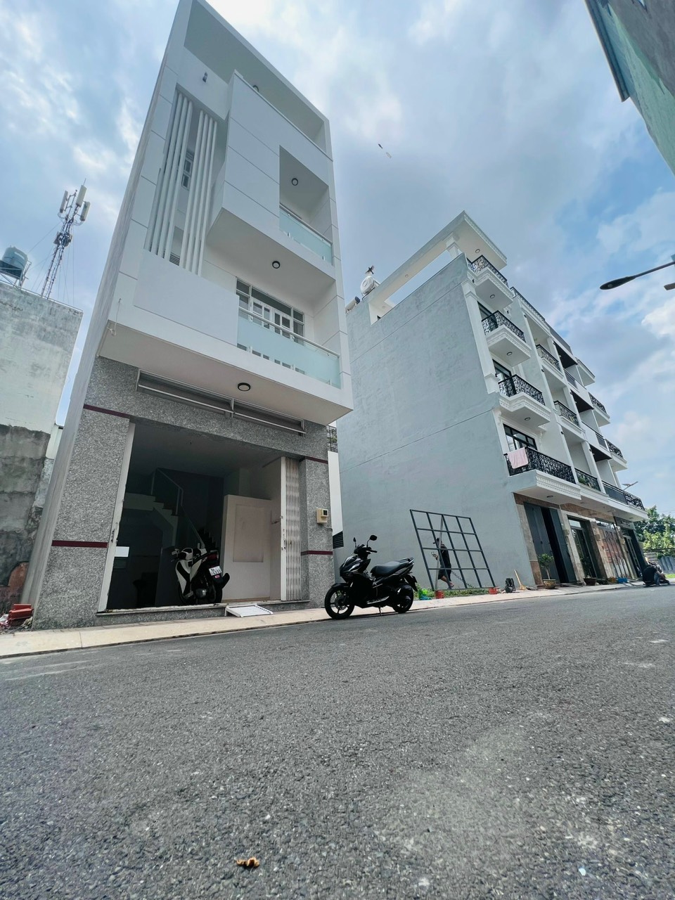 Bán nhà 1/ hẻm 8m Thoại Ngọc Hầu quận Tân Phú 4,4 x 12M - 4 tang hơn 6 tỷ TL