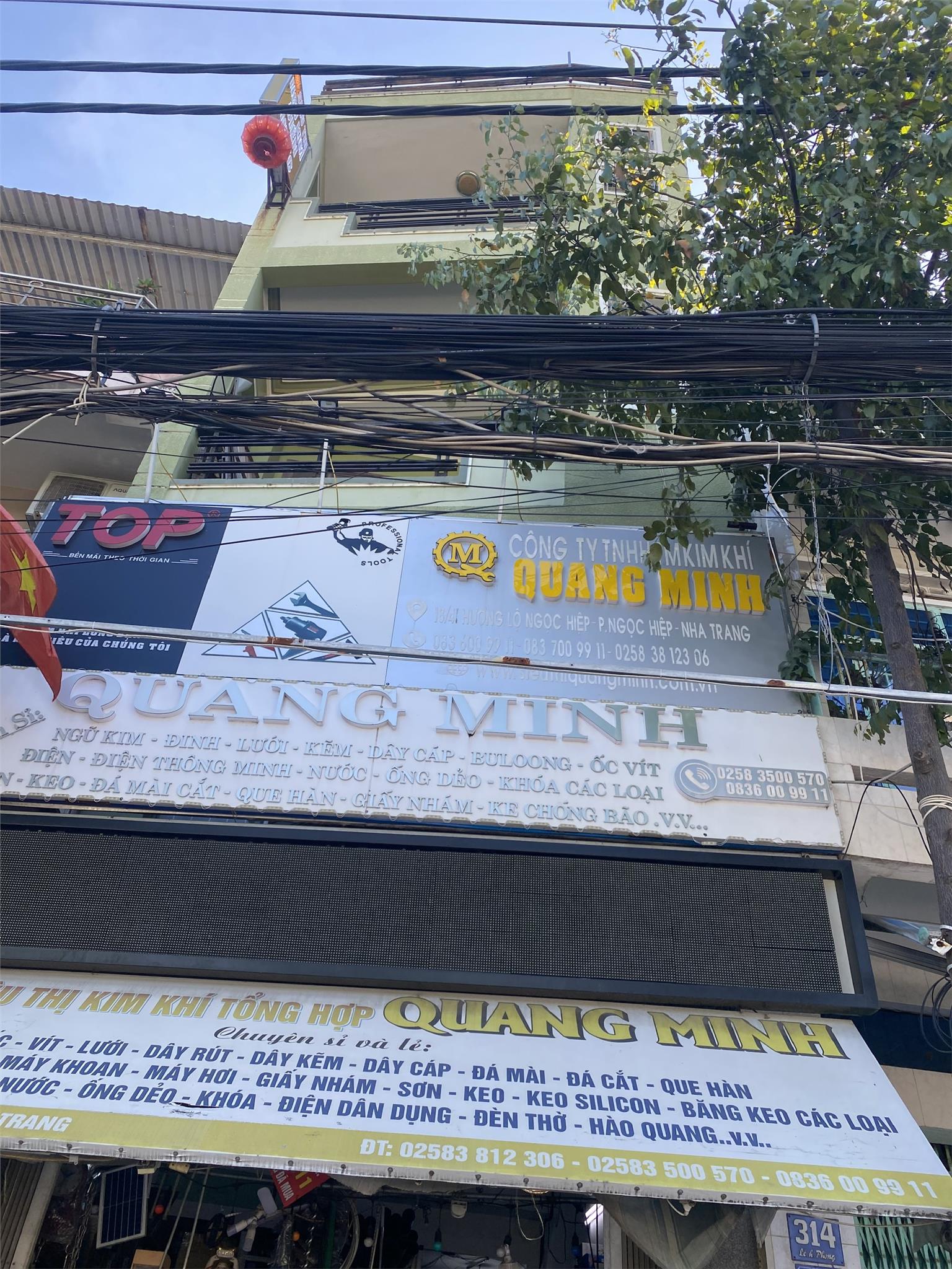 NHÀ ĐẸP - GIÁ TỐT - Chính Chủ Cần cho thuê nhanh căn nhà mặt tiền đường Lê Hồng Phong