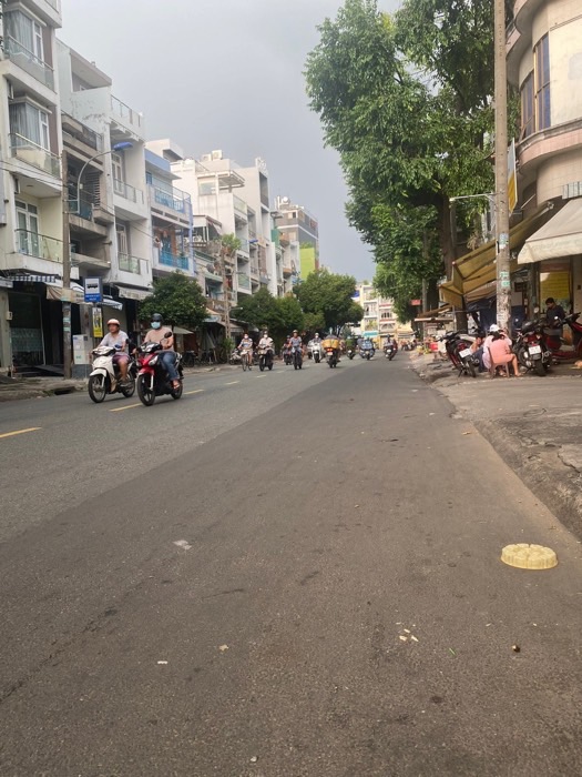 Bán đất tặng nhà Mặt Tiền đường Hàn Hải Nguyên, 41m2, 3 tầng chỉ 4.8 tỷ tại quận 11