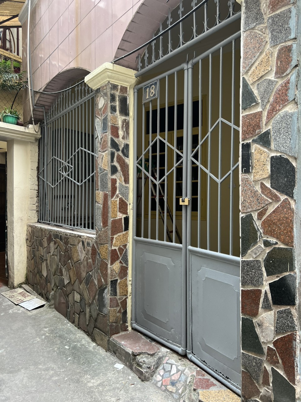 CHO THUÊ NHÀ PHỐ ĐÊ LA THÀNH - NGÕ NÔNG - XUNG QUANH ĐỦ TIỆN TÍCH