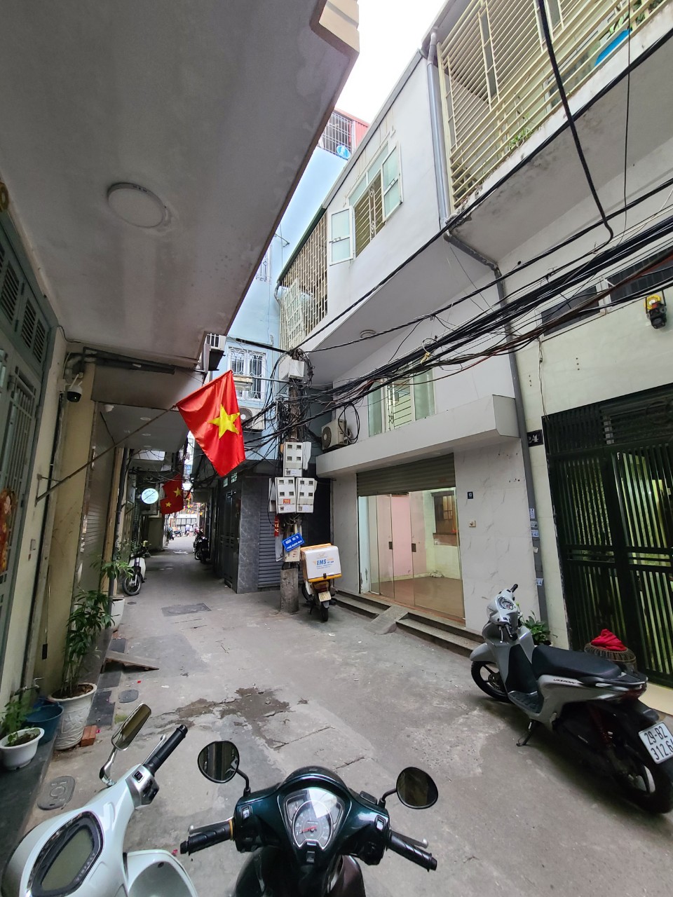 CHO THUÊ NGUYÊN CĂN PHỐ BẠCH MAI, HBT - NGÕ NÔNG RỘNG - KD TỐT - KHU VỰC ĐÔNG NGƯỜI