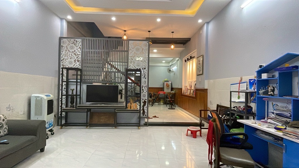 Nhà rẻ hiếm thấy Hoà Xuân, măt tiền Kiều Phụng, 100m2, 3 tầng mới đẹp, chỉ 3,35 tỷ