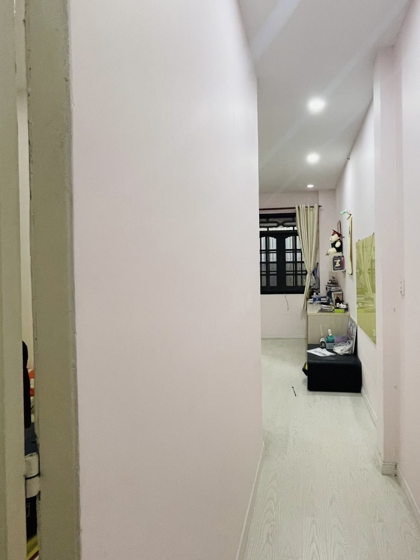 NHÀ SIÊU ĐẸP, NGAY GIGAMAILL PHẠM VĂN ĐỒNG, DT 49M2 GIÁ CHỈ 3.4 TY TL.