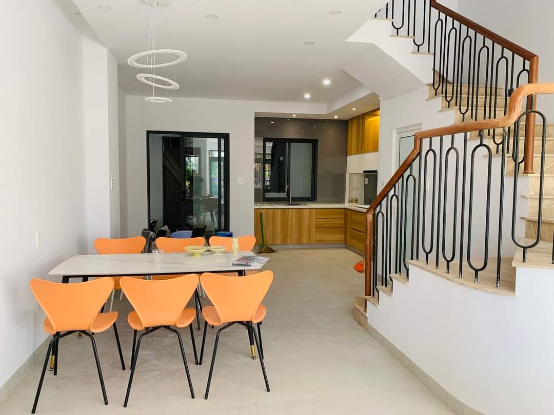 12tr/tháng. Cho Thuê Nhà Dự Án Eco Garden Huế, 3 tầng full nội thất mới xịn xò.