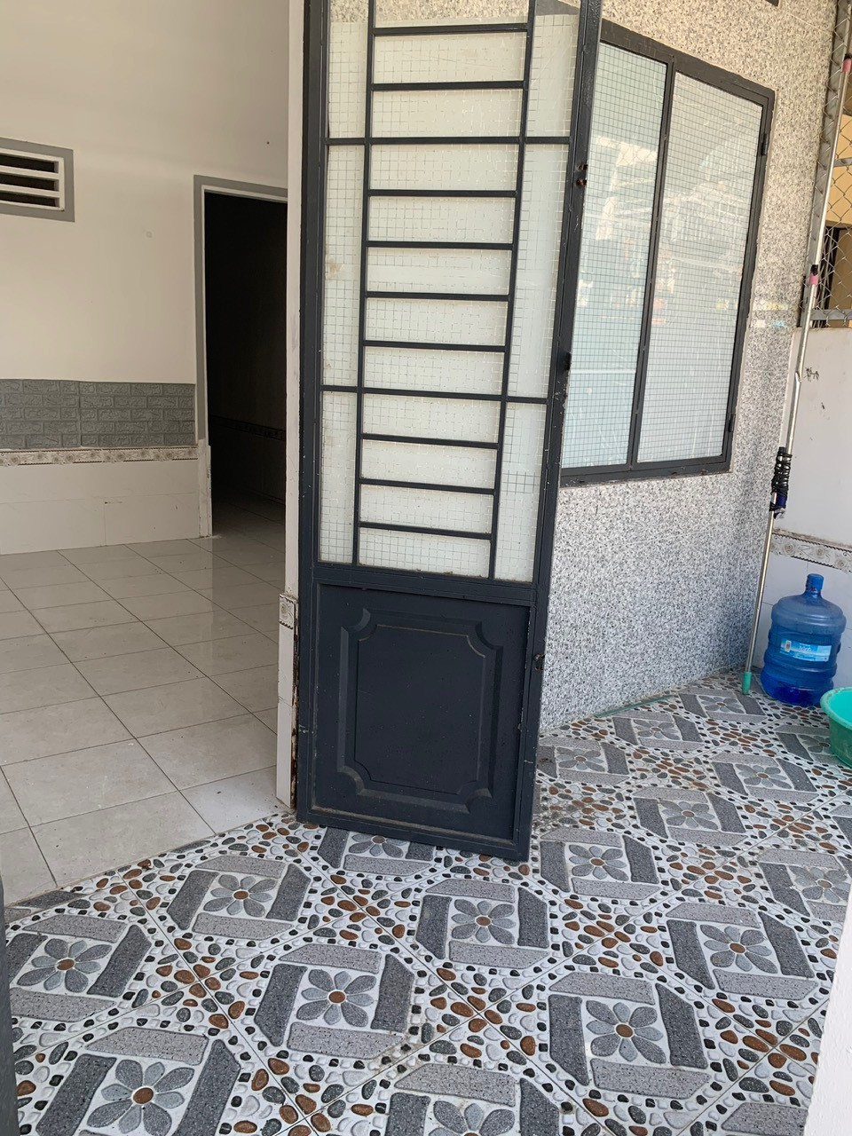 894 Nhà Chỉ : 3 triệu ( Cọc 1 tháng) ( 01/06/2024 ) Cho thuê nhà nguyên căn hẻm CMT8, Bình Thuỷ. Gần Bình Thuỷ