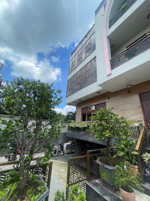 BIỆT THỰ ĐẸP NHẤT ĐƯỜNG 30 LINH ĐÔNG. TP THỦ ĐỨC. 450M 18*25. 5 TẦNG. CÓ TẦNG HẦM. GIÁ BÁN RẺ NHẤT KHU VỰC TẠI THỜI