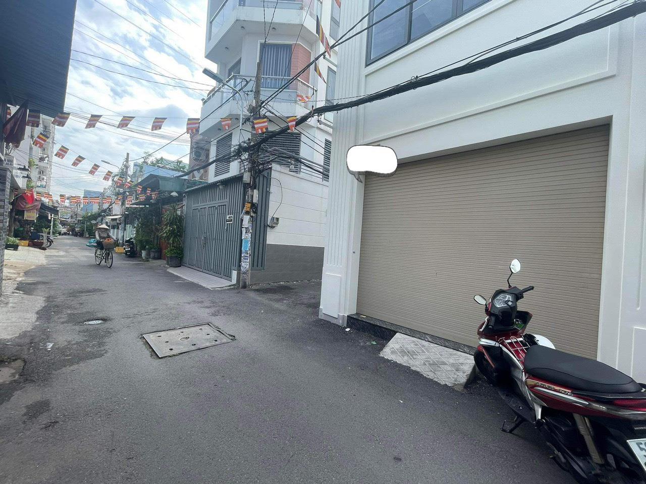 NHỈNH 5 TỶ - CĂN GÓC 2 MẶT HẺM XE TẢI - NGUYỄN VĂN KHỐI - P8 - NGAY CV LÀNG HOA. NHÀ 2 TẦNG - 50M2 ( 4 x12.5). #401