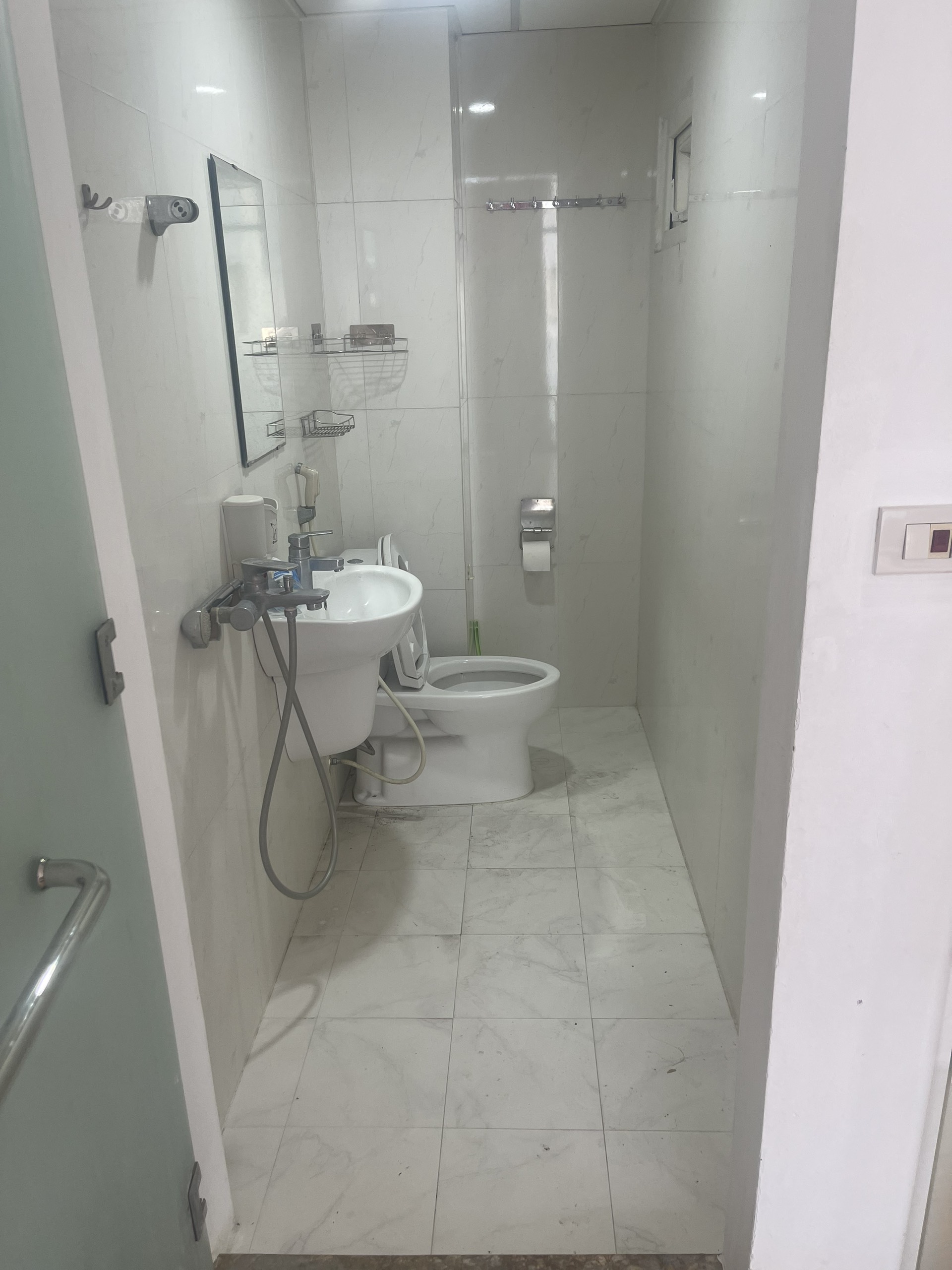 Chính chủ cho thuê phòng trọ ở tầng 4 trong nhà 5 tầng tại Tân Ấp, Ba Đình