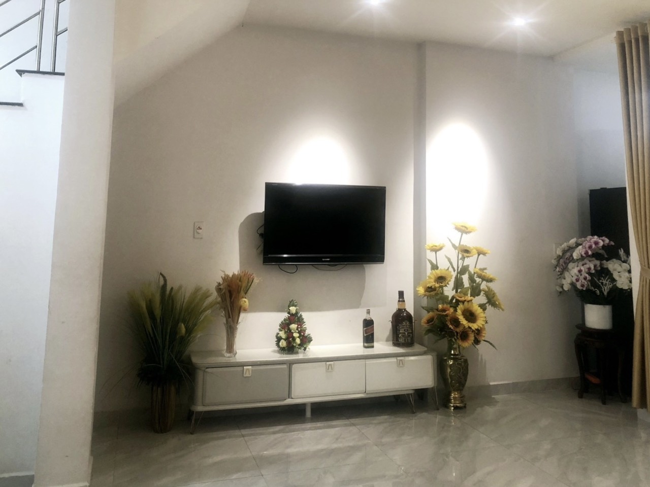 GÍẢM SỐC, Mặt Tiền Kinh Doanh, Ô tô Ngủ trong nhà, Q2, DT: 84m2 (5.6 x15), CHỈ 7.7 ty