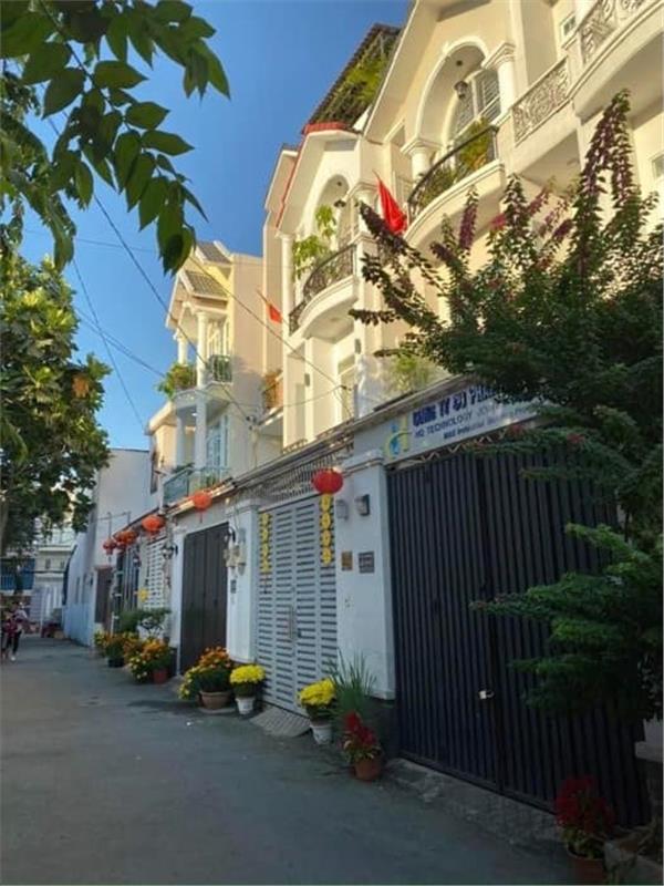 Bán Nhà Phố 3 Tầng Đường Dân Chủ, Võ Văn Ngân, Thủ Đức - Giá Chỉ 10,x Tỷ TL!