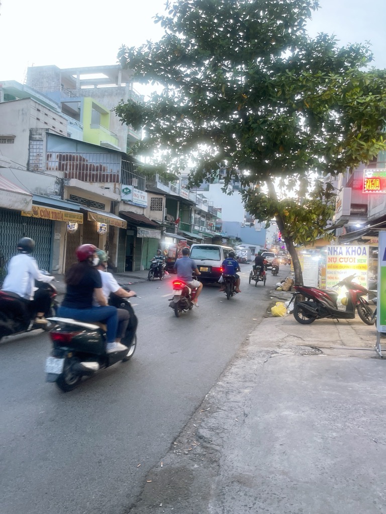 Bán Nhà Phạm Phú Thứ, Phường 3, Quận 6. DT 65m2 x 3 tầng (3.7 x 16). Giá 6.05 tỷ TL.