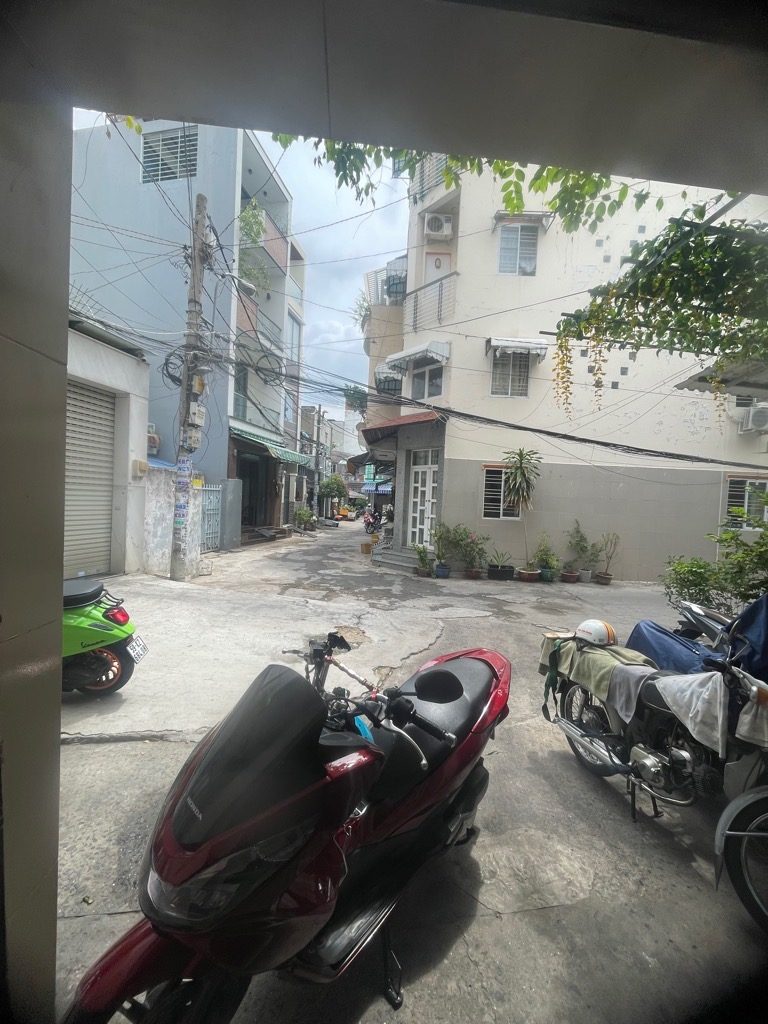 Bán Nhà Bà hom, Phường 13, Quận 6. DT 34m2 x 2 tầng (3 x 13). Giá 3.45 tỷ TL.