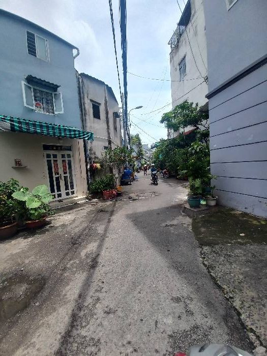 Bán Nhà Bà Hom, Phường 13 , Quận 6. DT 72m2 x 2 tầng (5 x 13). Nở Hậu .Giá 5.65 tỷ TL.