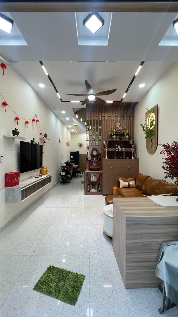 Bán Nhà Bà Hom, Phường 13, Quận 6. DT 37m2 x 3 tầng (3.6 x 11). Giá 4.99 tỷ TL.