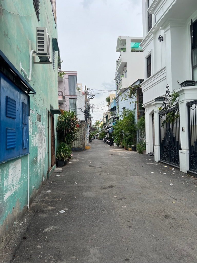 Bán Nhà Tân Hoá, Phường 14, Quận 6.DT 28m2 x 2 tầng (4.3 x 5).Giá 3.1 tỷ TL.