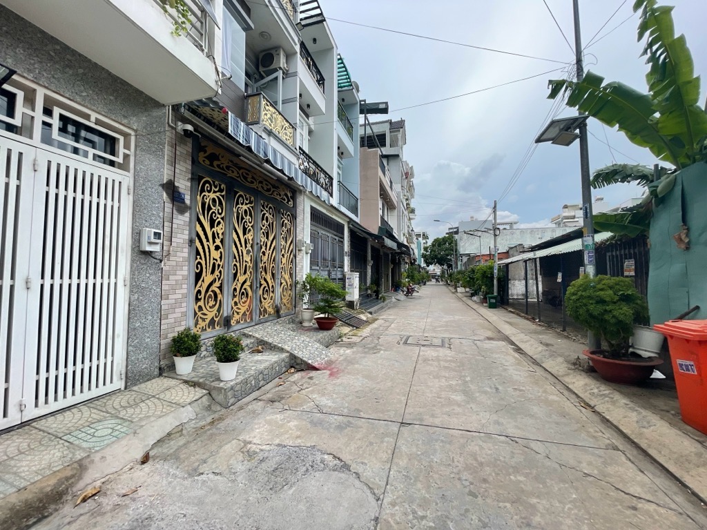 Bán Nhà An Dương Vương, Phường An Lạc, Quận Bình Tân.DT 66m2 x 4 tầng (4.3 x 16). Giá 6.1 tỷ TL.