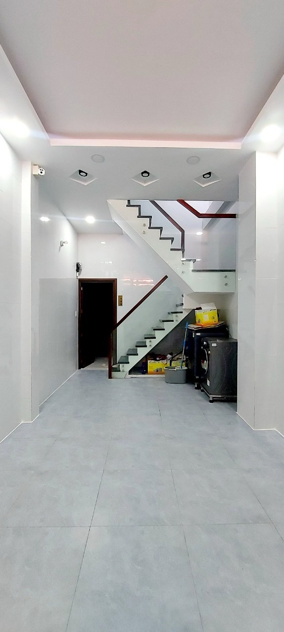 Bán Nhà Phan Văn Khoẻ, Phường 5, Quận 6. DT 44 m2 x 3 tầng (3.5 x 12.5). Giá 6.65 Tỷ TL