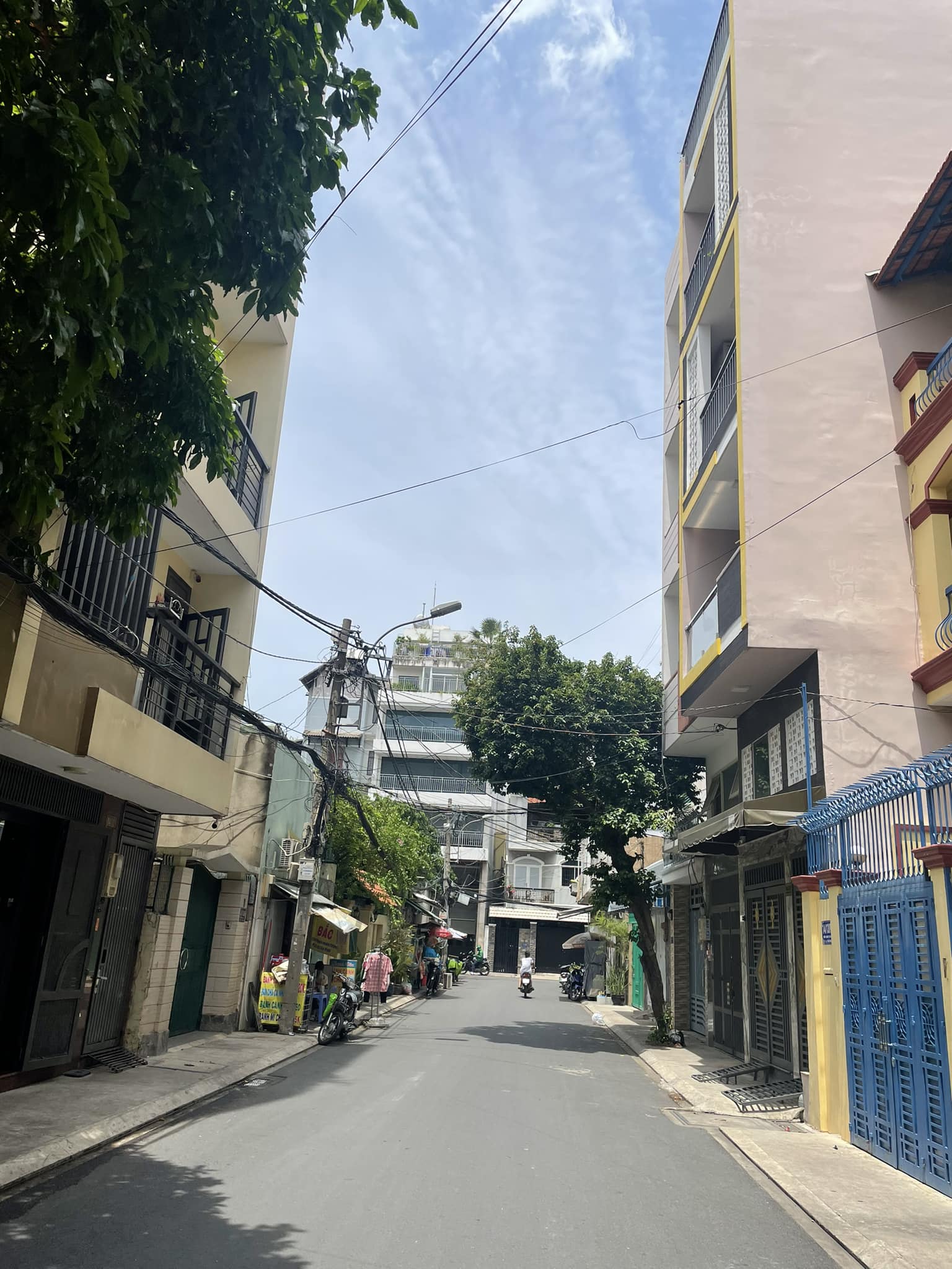 Ở và cho thuê 250 triệu 1 năm, nhà 9Pn 9Wc, 5.8tỷ, cách 1 căn ra MT đường ni sư huỳnh liên f10 tân bình