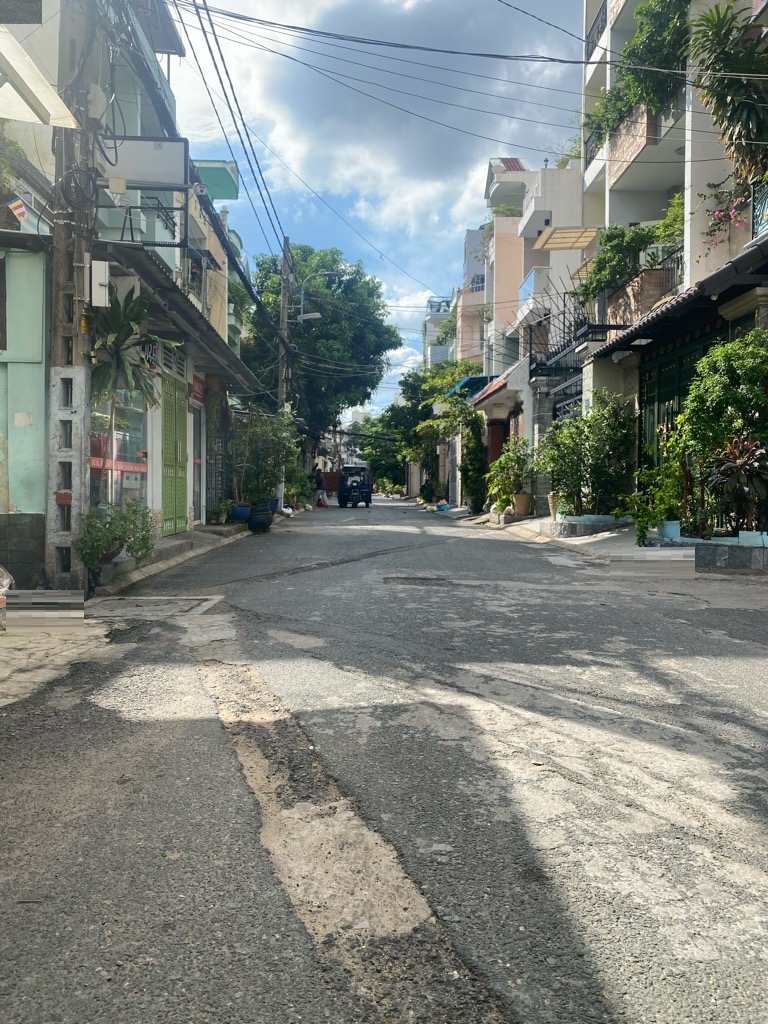 GẤP BÁN NHÀ 3 THÁNG 2, HẺM XE HƠI 8M, PHƯỜNG 12, QUẬN 10. DT 60M2 CHỈ 11 TỶ