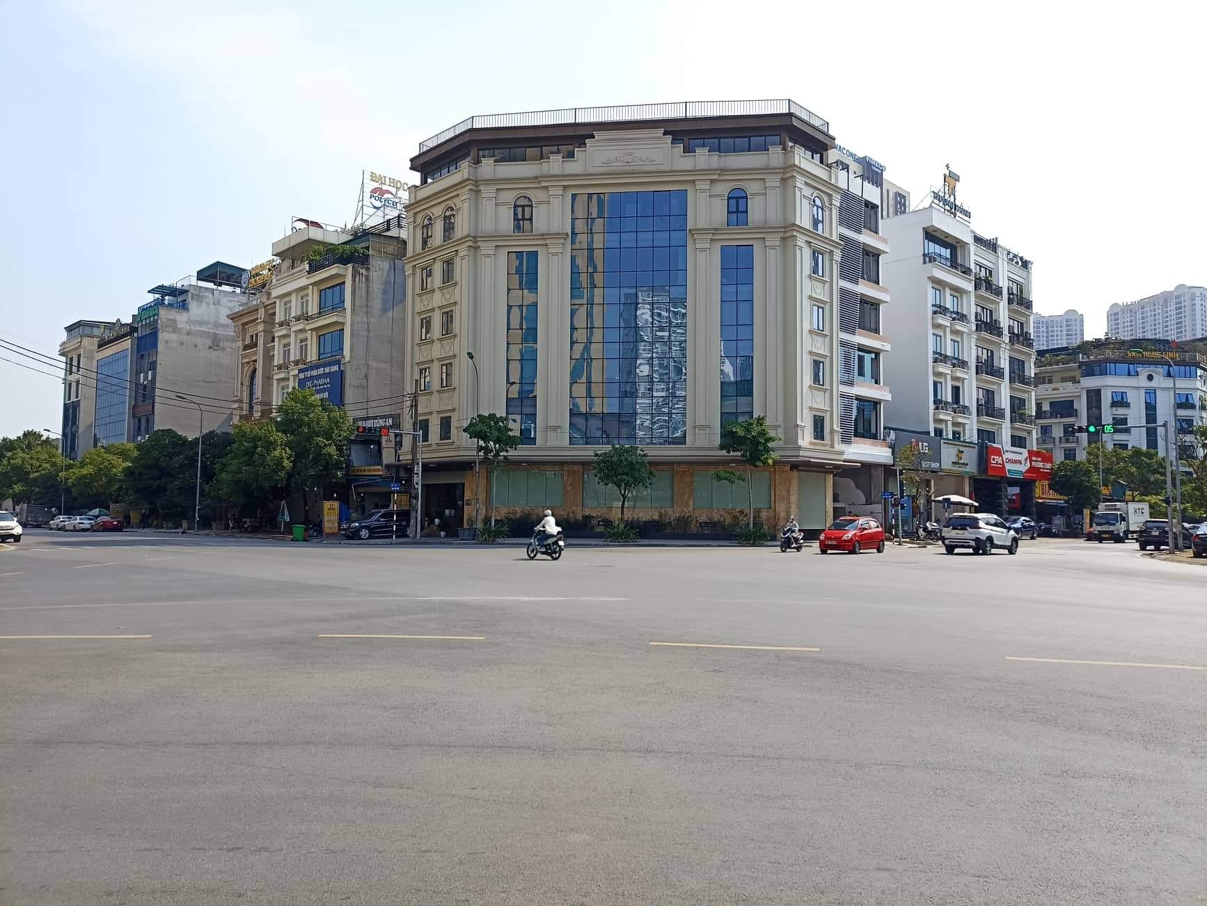 Bán tòa building 10 tầng mặt phố Mạc Thái Tông, Vị trí không có căn thứ 2, 300m2, MT 20m, 170 tỷ