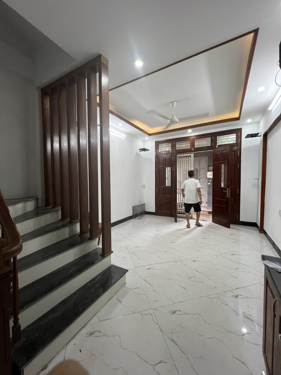 Bán nhà phố Trương Định , 30,5m x 5 tầng , nhà mới ở luôn , 3 tỷ 750