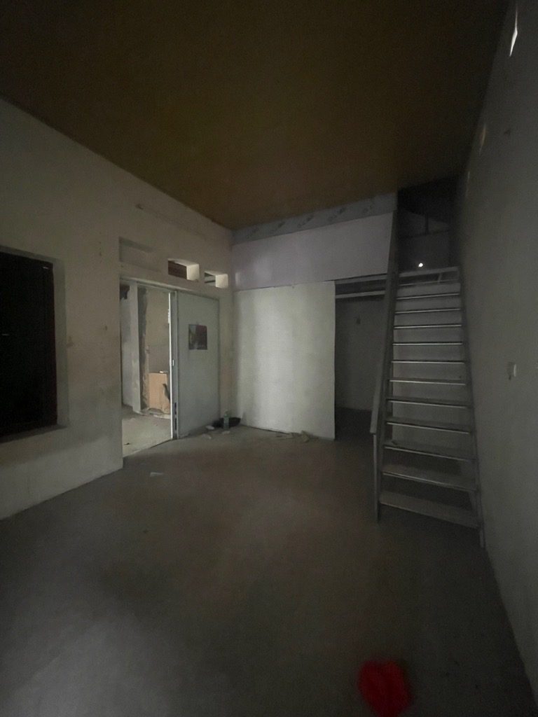 Bán nhà C4 Bến Trung, Bắc Hồng, 60m oto đỗ cổng giá 1,x tỷ TL. LH: 0936123469